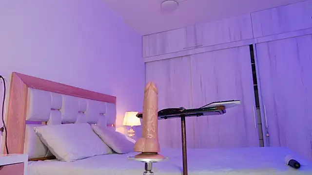mia_hank webcam