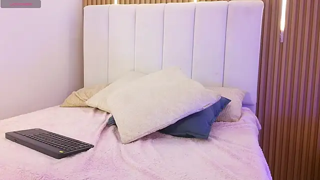 KimSensual_ webcam