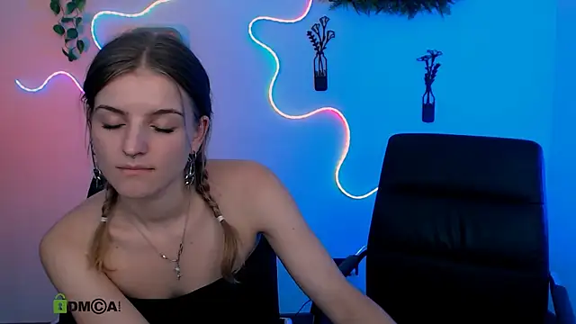 lisa_dark_ webcam