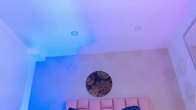IsabelleDaza webcam