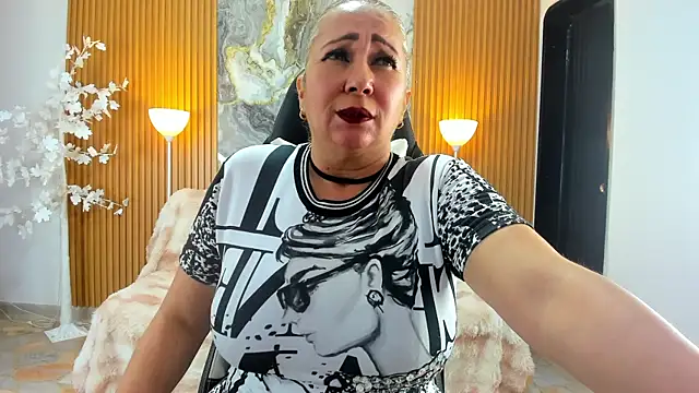 Danna_topless webcam