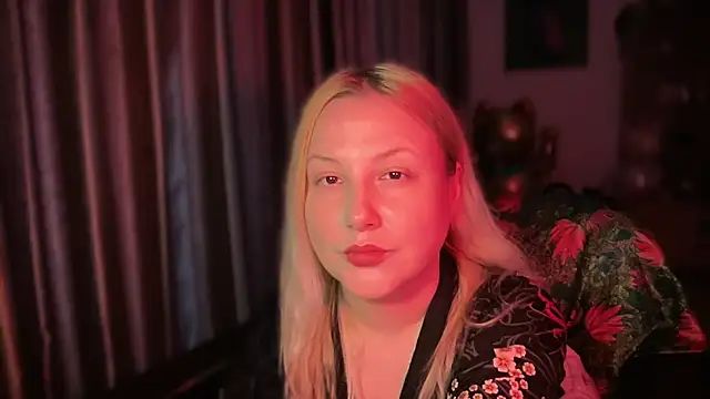 BikiHellena webcam