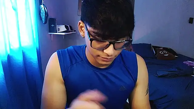 Mr_yisuzz webcam