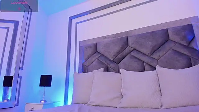 cocoamore live cam on StripChat