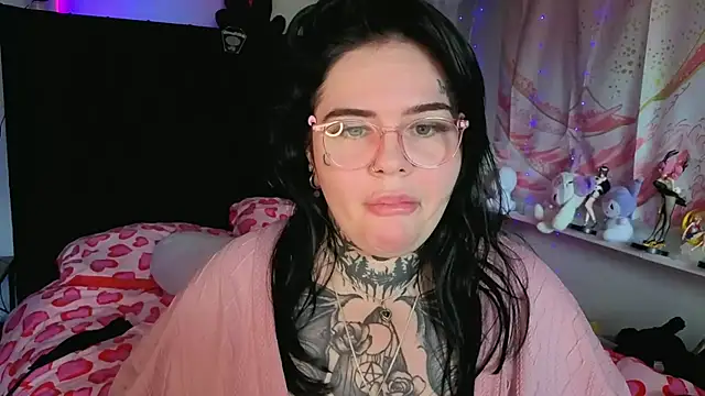 BigBootyHolly webcam