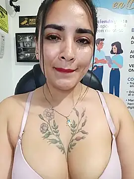 MAYE__13 Live Webcam on Stripchat