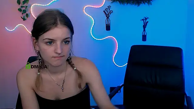 lisa_dark_ webcam