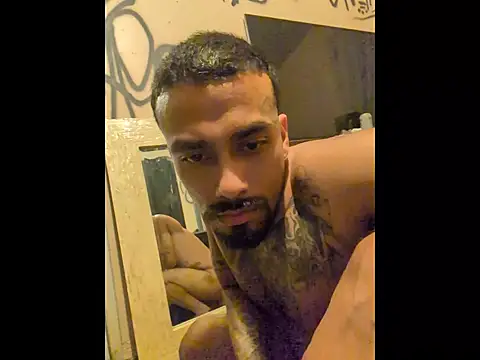 Cnutt310 live cam