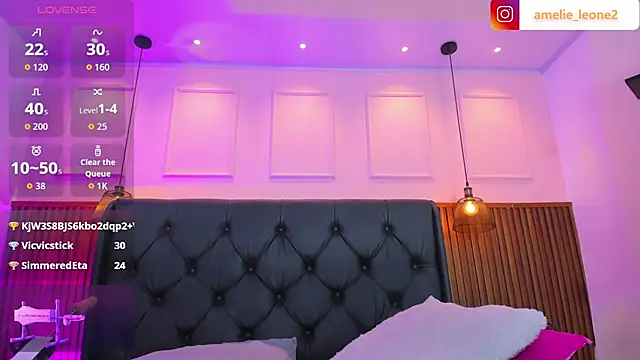 AMELIELEONE webcam