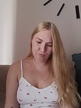 KisaVixen live webcam show