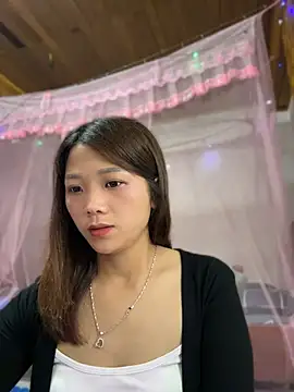 hhanni06 live cam on StripChat
