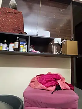 LuxeAura live webcam show