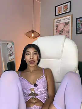 Tiffany_Low webcam