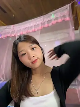 hhanni06 live cam on StripChat