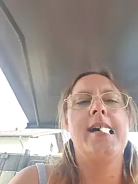Hot_Milf_Denise live cam on StripChat