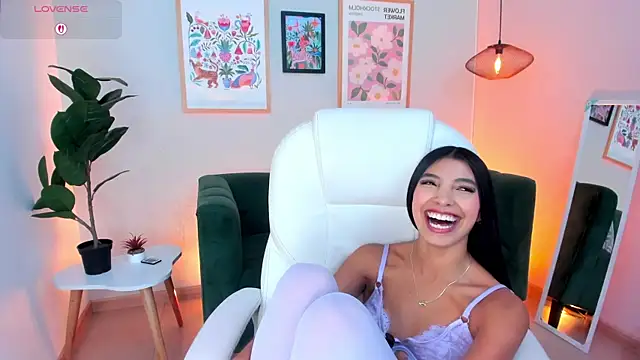 Tiffany_Low webcam
