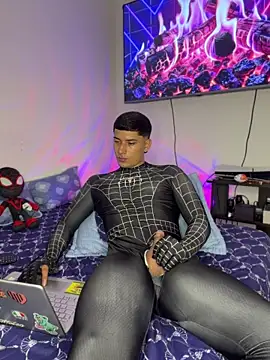 SexxxySquirterStev777 webcam