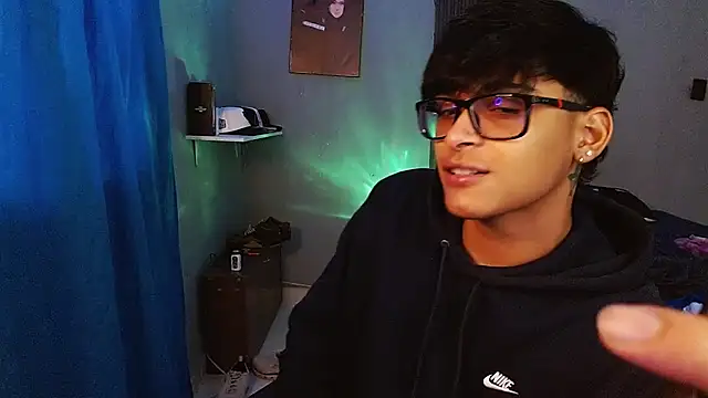 Mr_yisuzz webcam