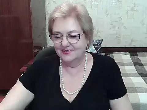 Renata62011 live cam on StripChat