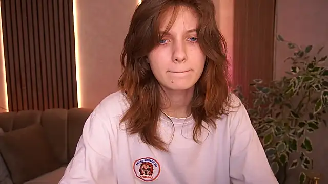 CuteeFoxy live cam on StripChat