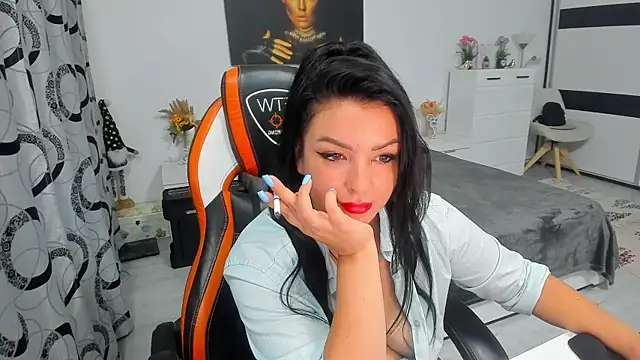 MissEcho live cam on StripChat