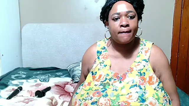 BUSTYQUEEN56_ webcam
