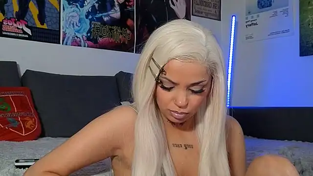 KiraQuinn1 webcam
