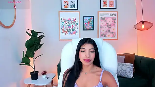 Tiffany_Low webcam