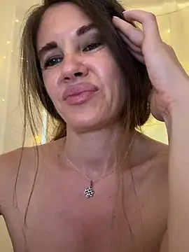 LucieMack live webcam show