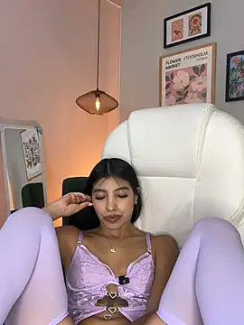 Tiffany_Low webcam