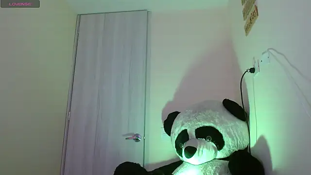 aprildumont webcam