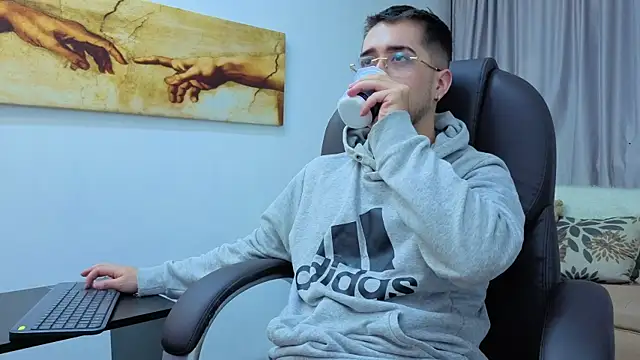 Tommas_Jhonson webcam