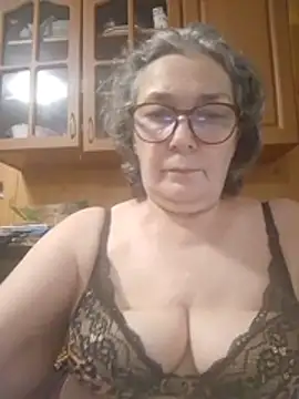 IrinaSweet54 live cam on StripChat