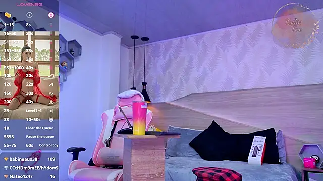 kylliefox_ Live Webcam on Stripchat