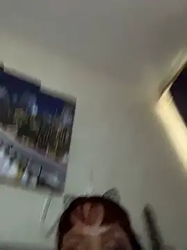 Lolaley2 live cam on StripChat