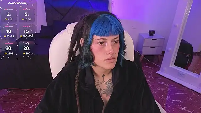 _sharlotte777 live cam on StripChat