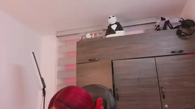 selene_red_ webcam