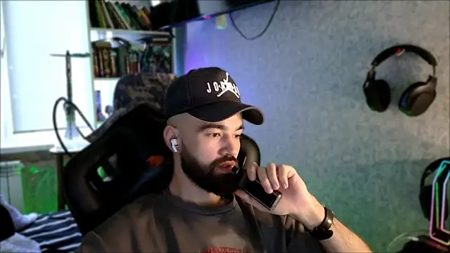 _Serious_Man webcam
