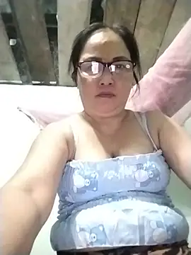 Naaya8109 webcam