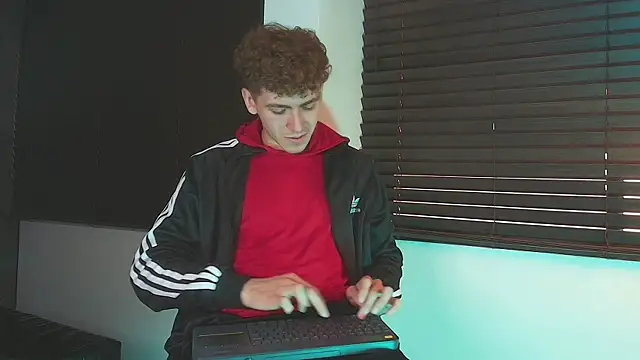 Tyler_Mcrey live sex cam