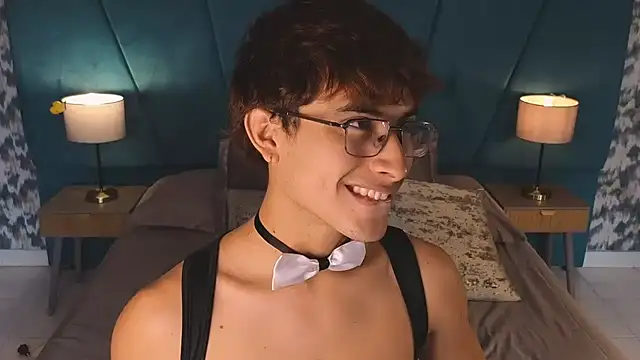 Aaron_Eze webcam
