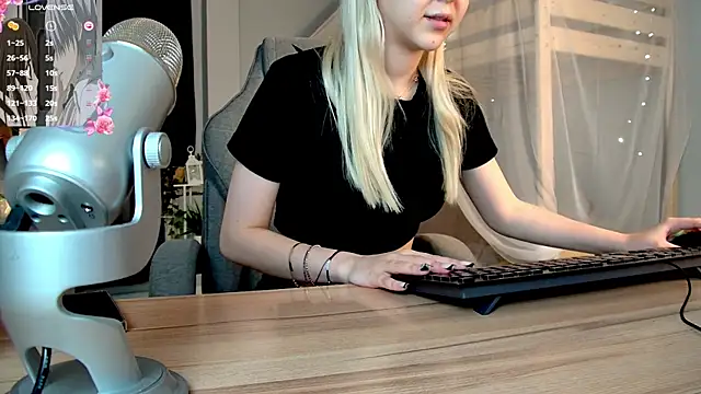MaoqiBeverly live cam on StripChat