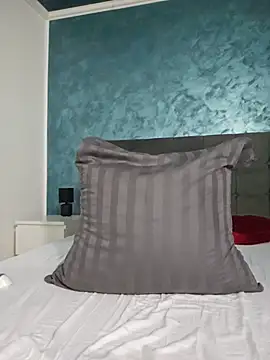 OhhhLauraxx webcam