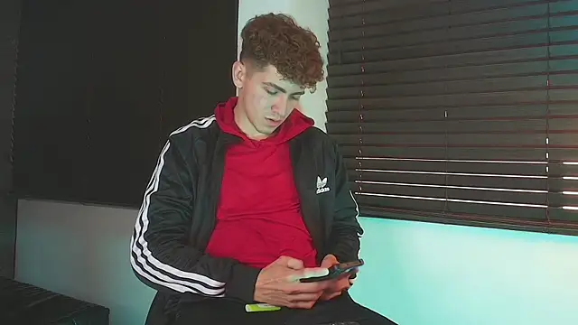 Tyler_Mcrey live sex cam
