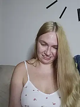 KisaVixen live webcam show