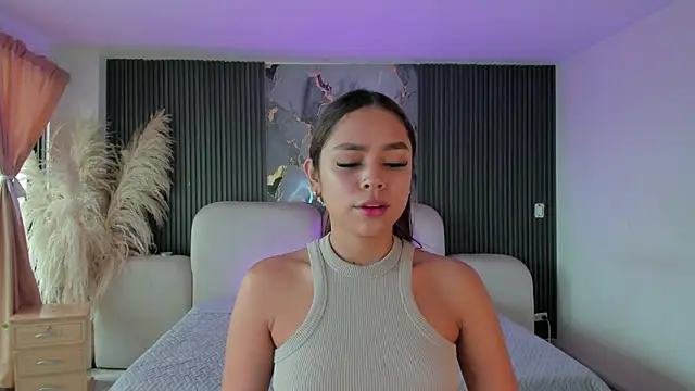 carolinefyre - CarolineFyre's free webcam - UK Sex Cams