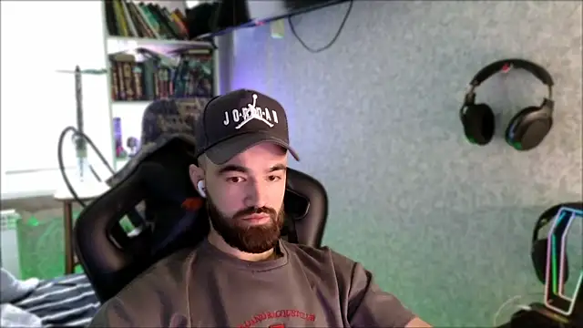 _Serious_Man webcam