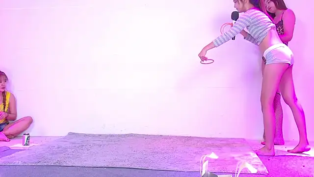 Velvet--girl live webcam show