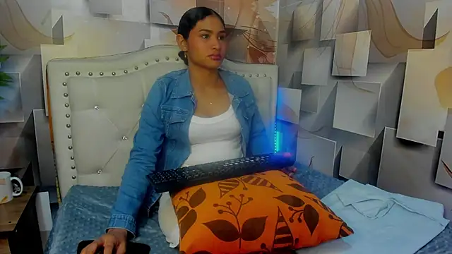 malaika_chalo webcam