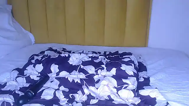 Bella_2025 webcam